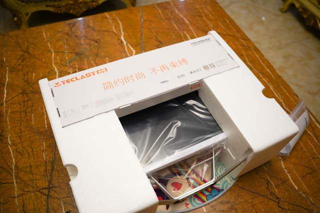 办公娱乐何必组台式机：仅2000出头的台电K24一体机开箱初体验