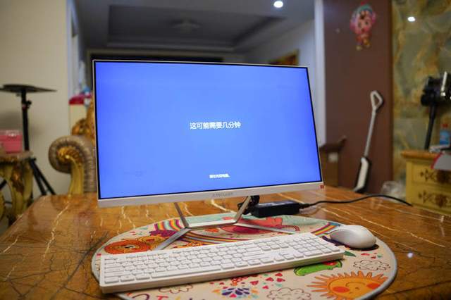 办公娱乐何必组台式机：仅2000出头的台电K24一体机开箱初体验