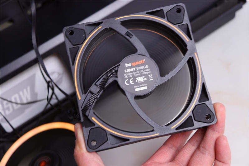 主打静音，双面ARGB灯效，德商必酷Light Wings风扇上机体验