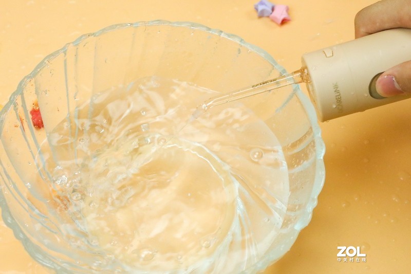 轻装出行，也能保持口气清新，欧尔卡琳壹杯便携式冲牙器体验