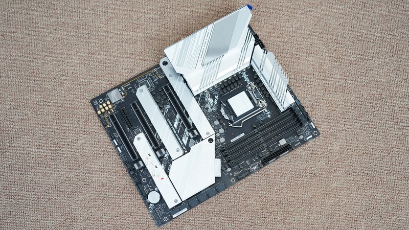 黑白装机秀，i7 11700KF+华硕Z590+RTX3090打造的主机分享