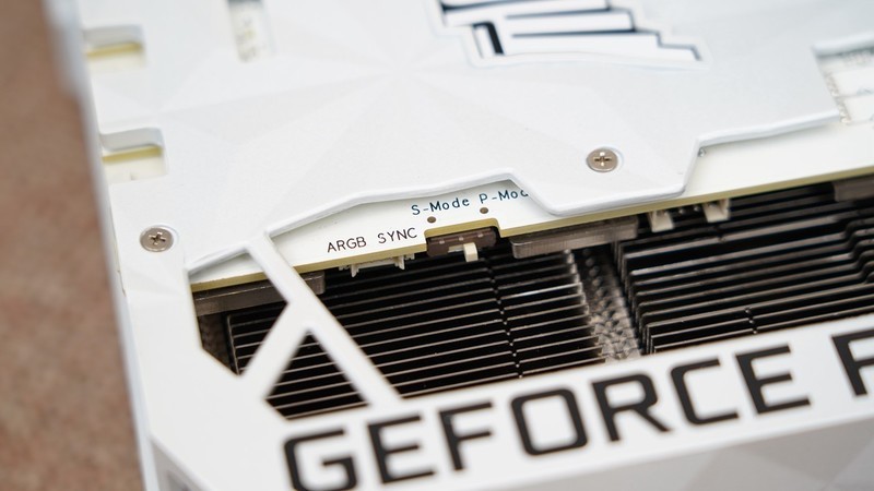 黑白装机秀，i7 11700KF+华硕Z590+RTX3090打造的主机分享