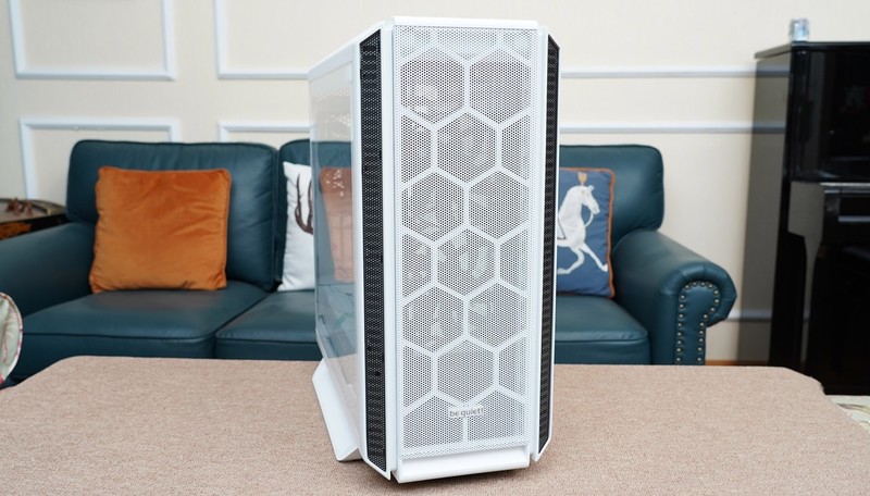 黑白装机秀，i7 11700KF+华硕Z590+RTX3090打造的主机分享