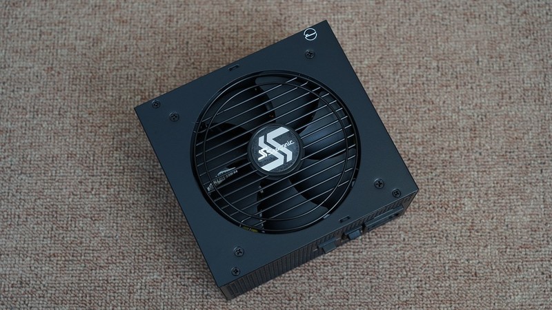 黑白装机秀，i7 11700KF+华硕Z590+RTX3090打造的主机分享