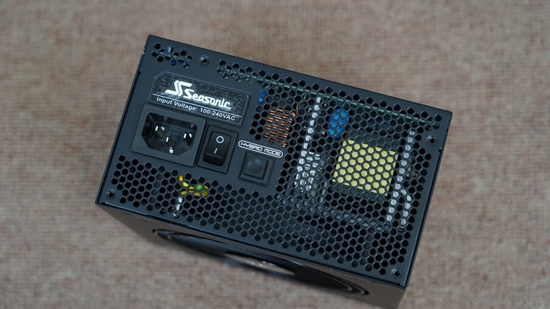 黑白装机秀，i7 11700KF+华硕Z590+RTX3090打造的主机分享