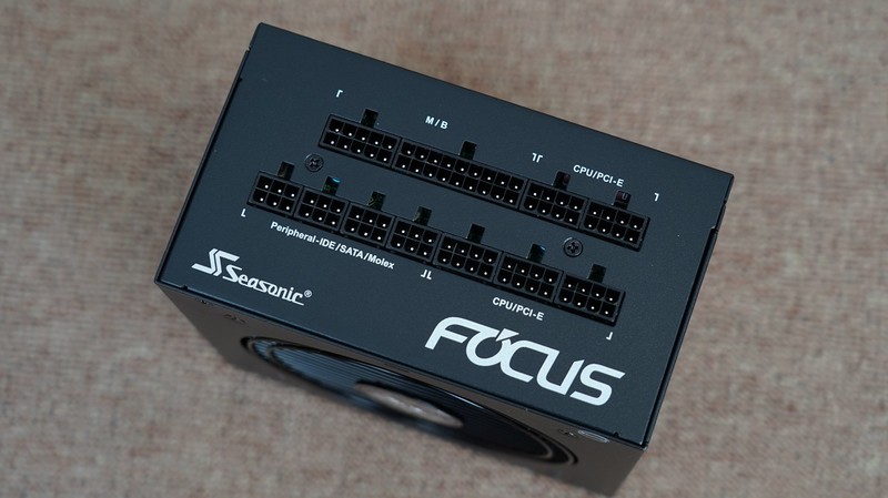 黑白装机秀，i7 11700KF+华硕Z590+RTX3090打造的主机分享