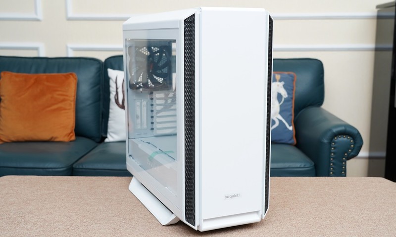 黑白装机秀，i7 11700KF+华硕Z590+RTX3090打造的主机分享