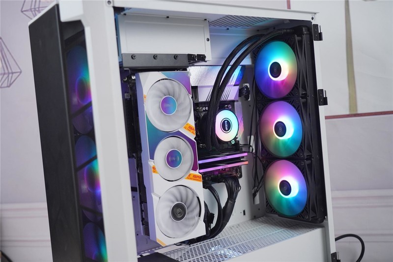 11代酷睿装机分享，白色真的很漂亮，你心动了吗？