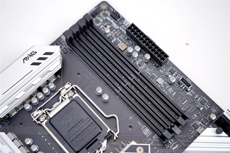 11代酷睿装机分享，白色真的很漂亮，你心动了吗？