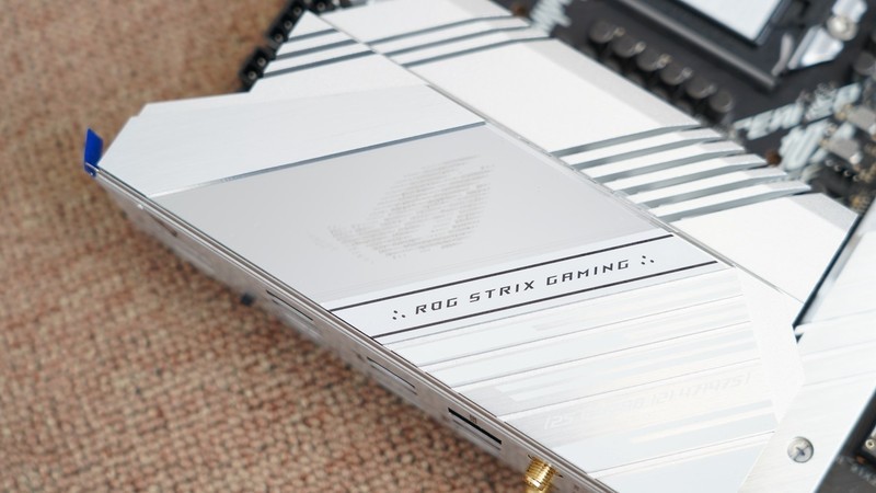 黑白装机秀，i7 11700KF+华硕Z590+RTX3090打造的主机分享