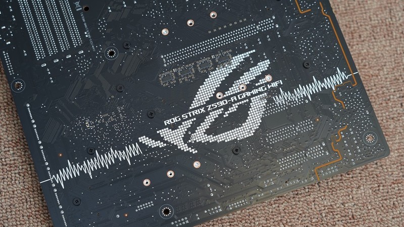 黑白装机秀，i7 11700KF+华硕Z590+RTX3090打造的主机分享