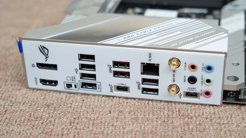 黑白装机秀，i7 11700KF+华硕Z590+RTX3090打造的主机分享