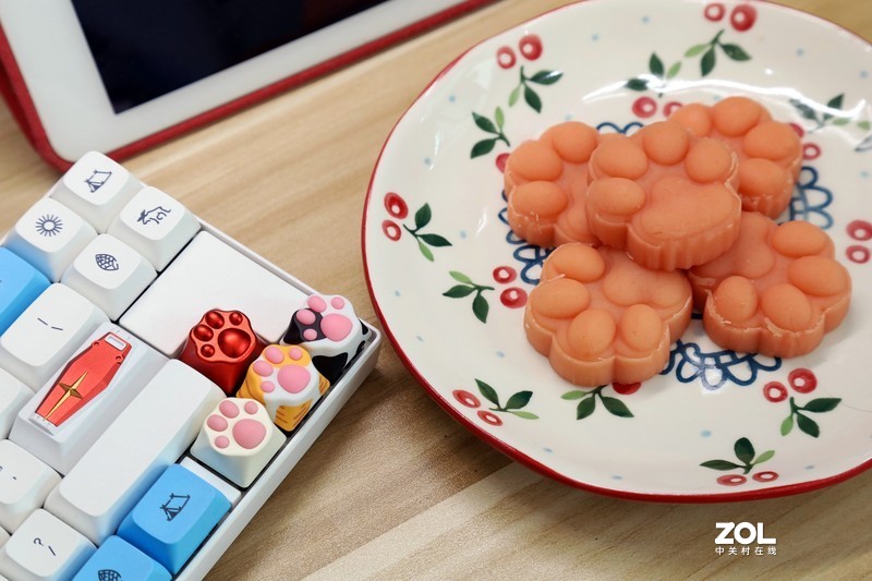 不仅能撸猫，还能够撸胶-ZOMO联名款键帽开箱分享