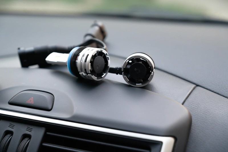 爱车再次炯炯有神，行车安全最重要，更换飞利浦大灯记录