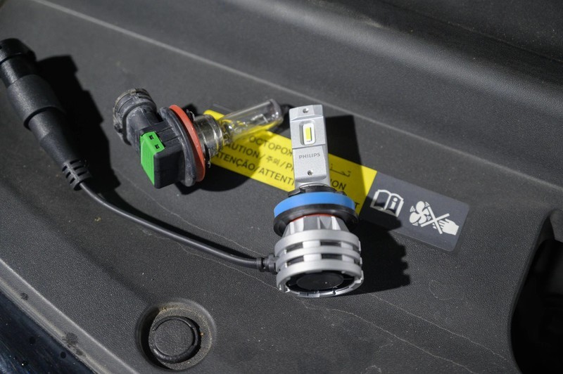 爱车再次炯炯有神，行车安全最重要，更换飞利浦大灯记录