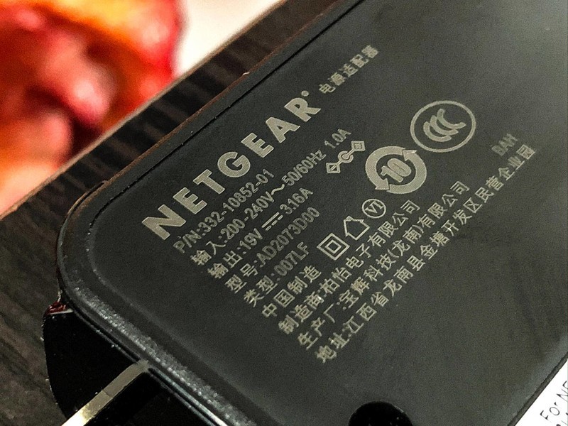 划破wifi6时代的夜鹰：网件RAX80 AX6000路由器