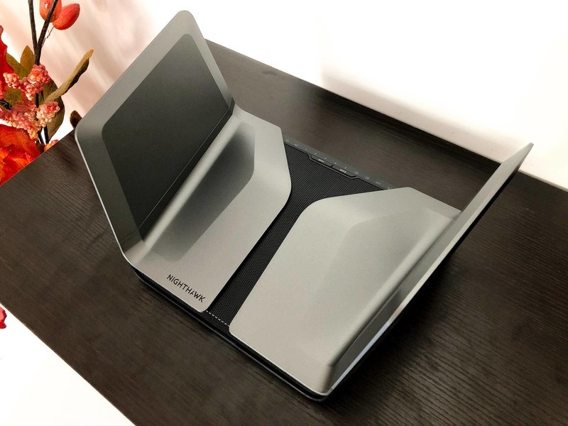 划破wifi6时代的夜鹰：网件RAX80 AX6000路由器