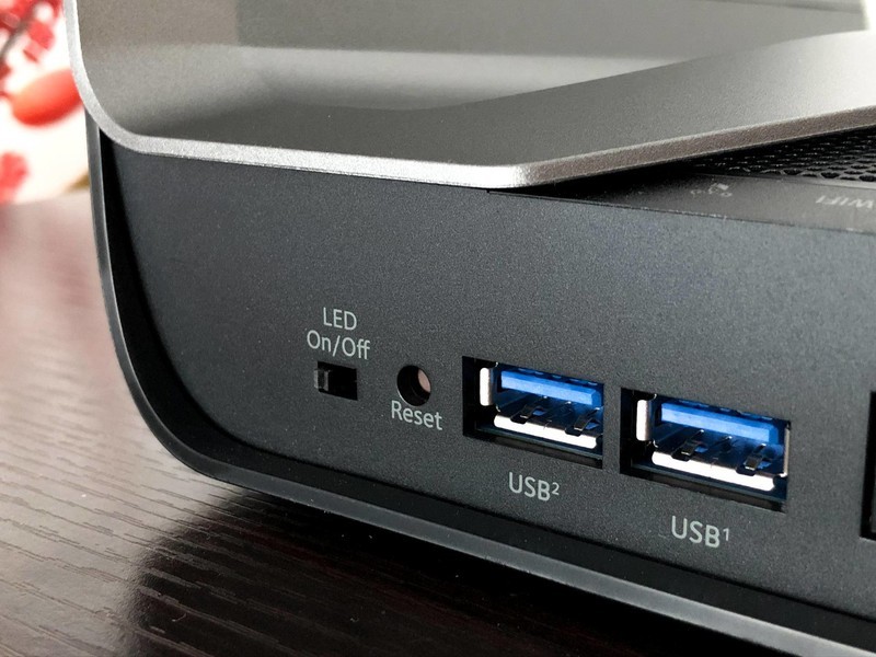 划破wifi6时代的夜鹰：网件RAX80 AX6000路由器