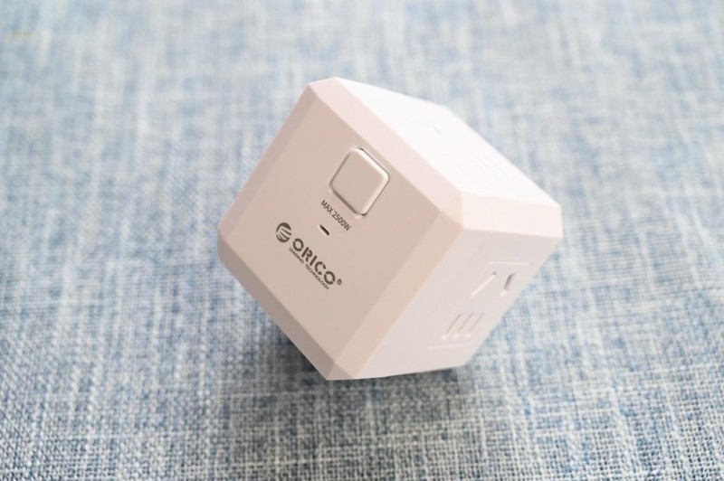 更安全地扩展墙壁插座，而且轻巧易携带，ORICO魔方插座上手