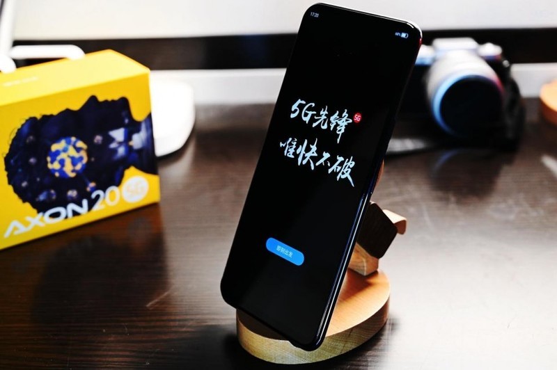 用屏下摄像，给全面屏加个补丁，天机Axon 20 5G体验