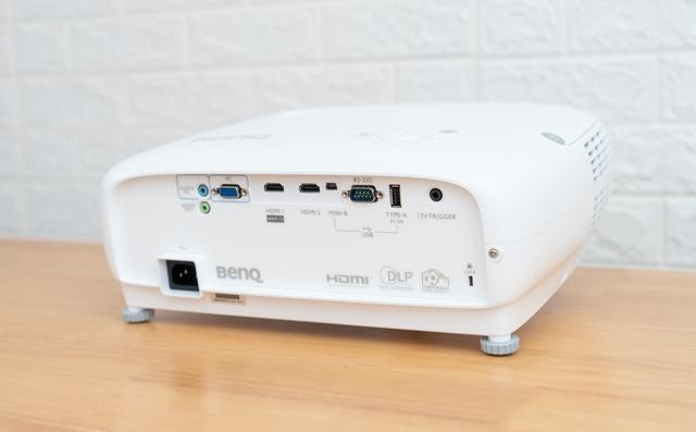 亲自动手，我用投影把小书房打造成了4K娱乐中心