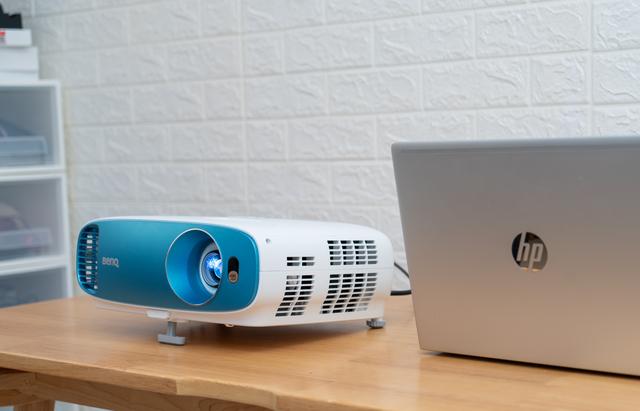 亲自动手，我用投影把小书房打造成了4K娱乐中心