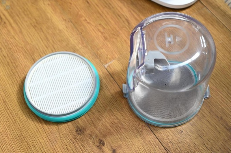 轻松搞定宠物掉毛问题，用毛妈妈宠物多功能理毛器，帮猫狗理出美造型