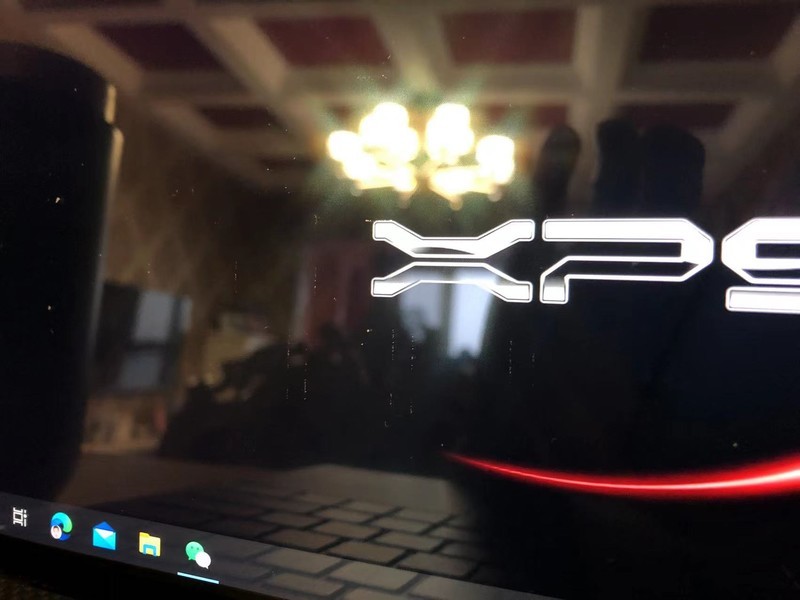 DELL-XPS13屏幕与键盘接触磨损