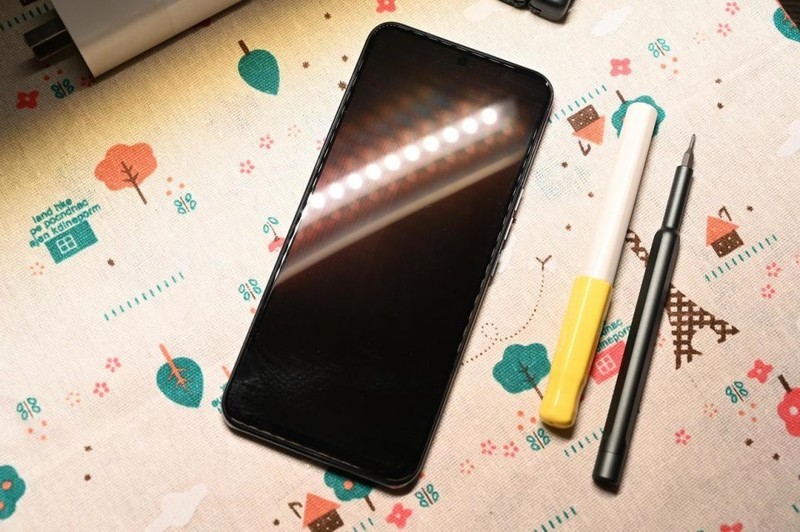 用屏下摄像，给全面屏加个补丁，天机Axon 20 5G体验