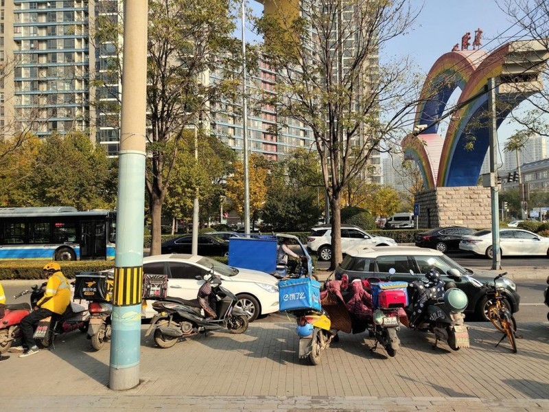 用屏下摄像，给全面屏加个补丁，天机Axon 20 5G体验