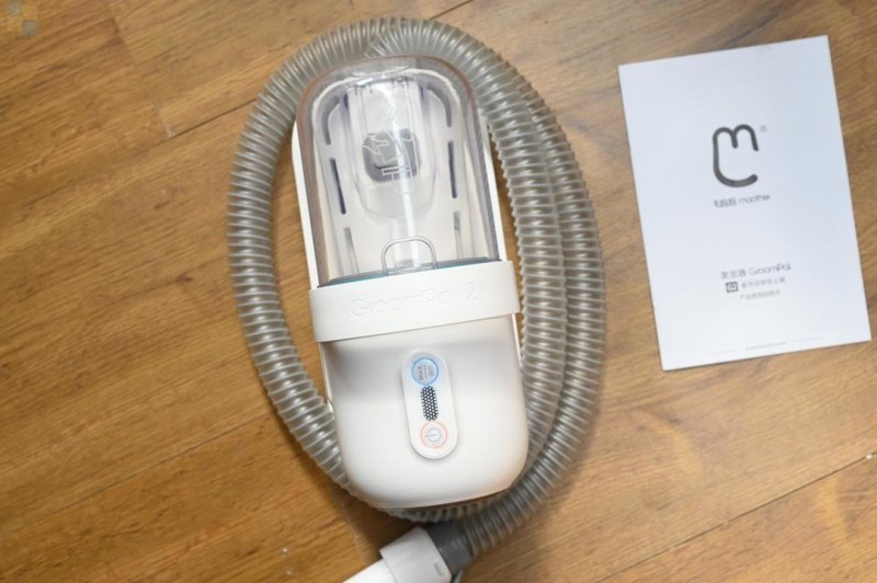 轻松搞定宠物掉毛问题，用毛妈妈宠物多功能理毛器，帮猫狗理出美造型