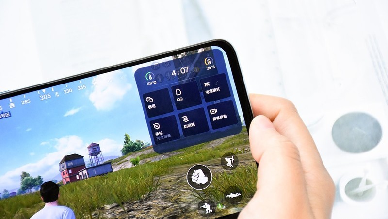 大屏时代的轻巧旗舰丨OnePlus 8T深度体验报告