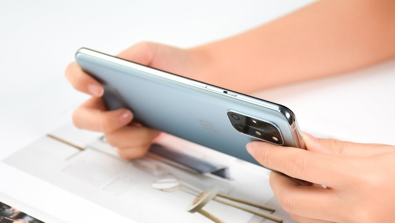 大屏时代的轻巧旗舰丨OnePlus 8T深度体验报告