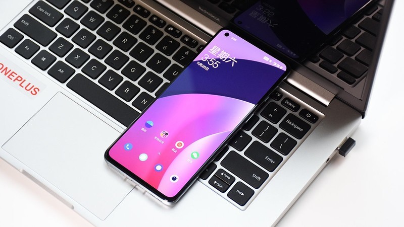 大屏时代的轻巧旗舰丨OnePlus 8T深度体验报告