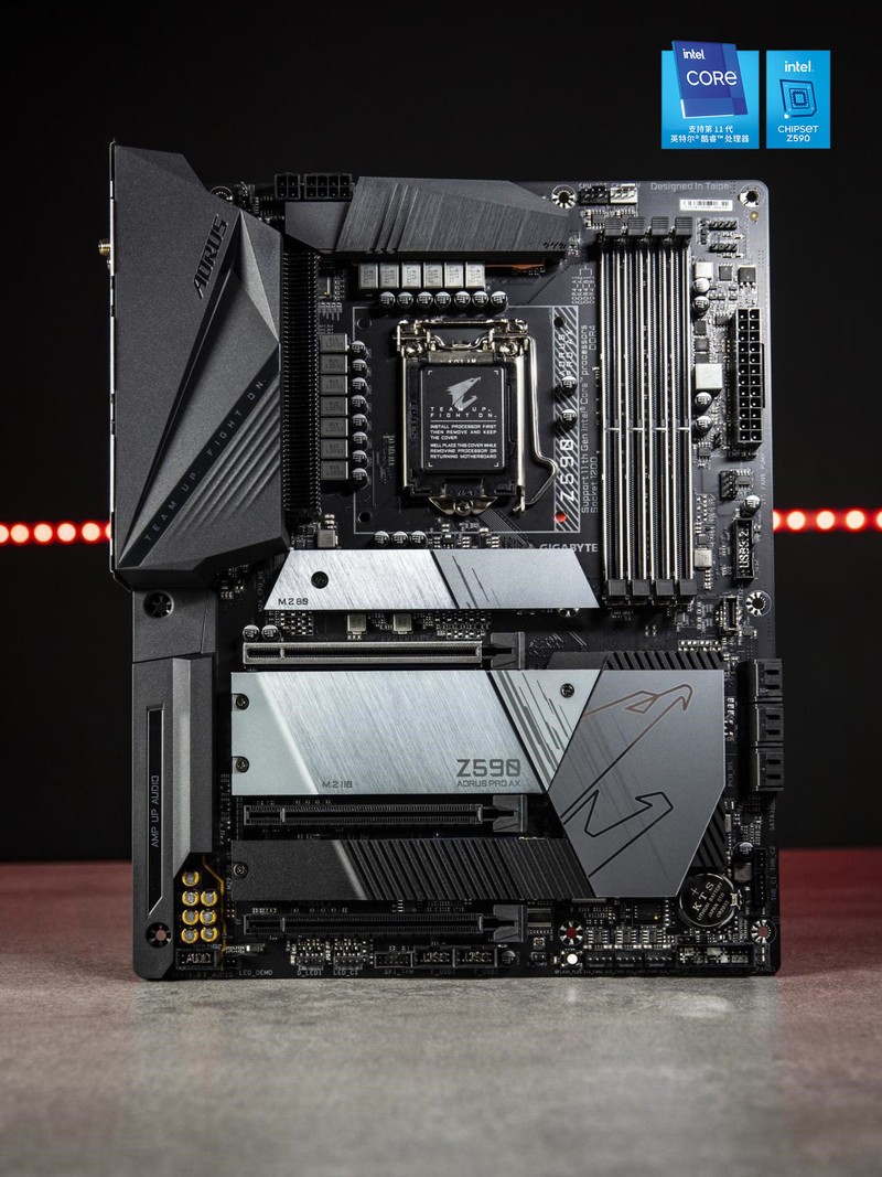 3A大作《生化危机8》发售，I9 11900K配技嘉小雕PRO Z590 爽翻天