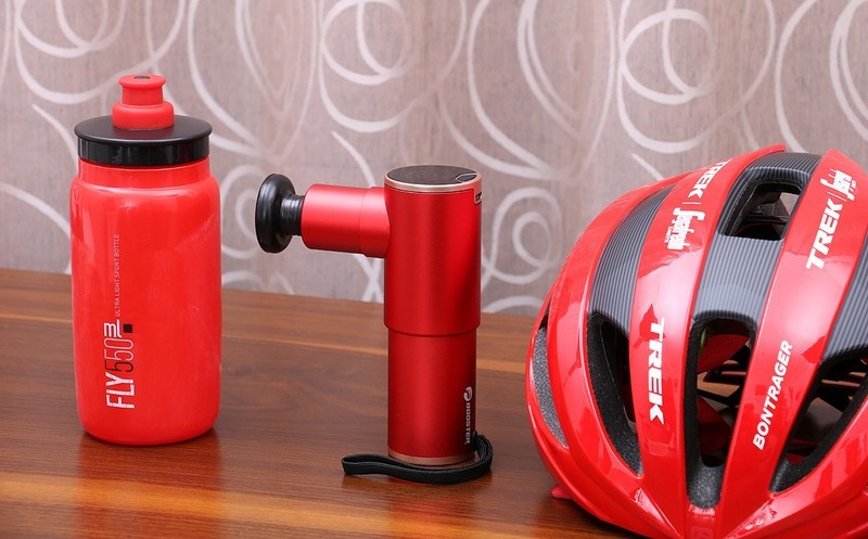 随身智能按摩师，菠萝君 BOOSTER MINI 2 智能筋膜枪开箱