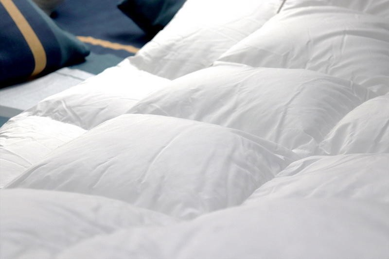 怎样挑选一条好的羽绒被？网易严选95%白鹅绒，保暖不闷睡得香