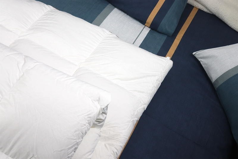 怎样挑选一条好的羽绒被？网易严选95%白鹅绒，保暖不闷睡得香