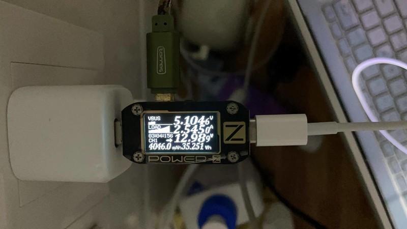 iPhone12全系环保不给充电头，68元告别苹果不讲武德