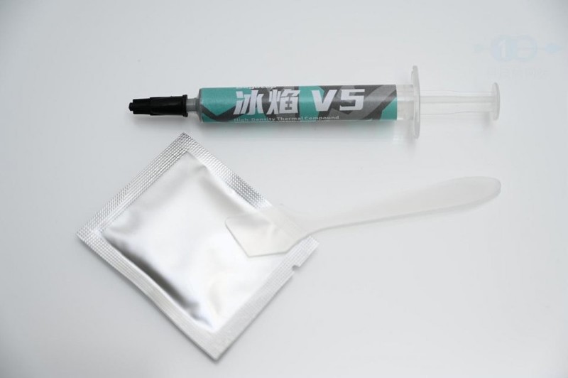 疾速导热，清爽工作，鑫谷冰焰V5导热膏体验