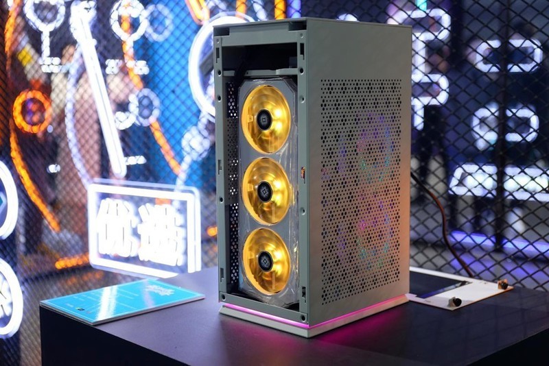 打死不装ITX主机的我再次入坑，装个高颜值RTX3070小钢炮