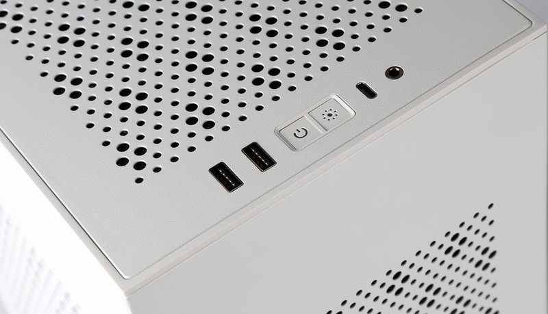 打死不装ITX主机的我再次入坑，装个高颜值RTX3070小钢炮