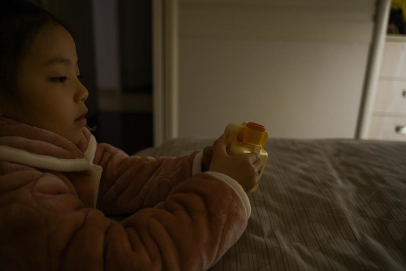 亲子互动法宝，陪伴快乐成长：趣学伴儿童故事放映机体验谈