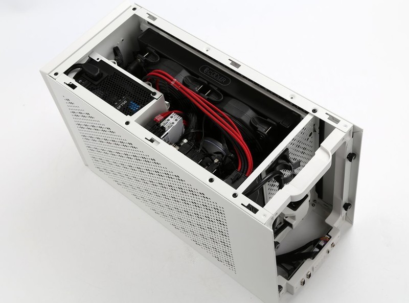 打死不装ITX主机的我再次入坑，装个高颜值RTX3070小钢炮