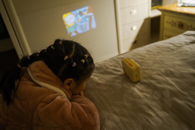 亲子互动法宝，陪伴快乐成长：趣学伴儿童故事放映机体验谈