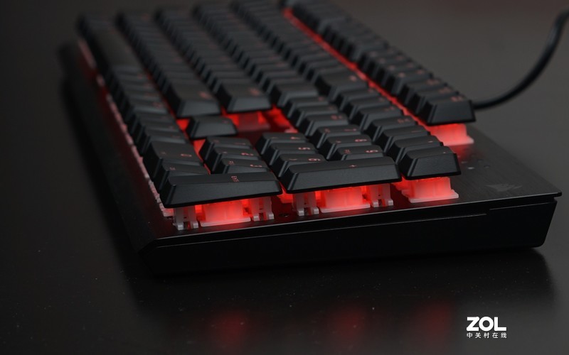 炫酷机械者，搭载全新樱桃VIOLA轴，海盗船K60 Pro机械键盘测评！