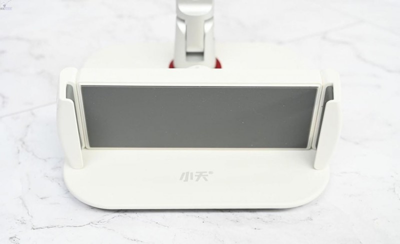 更结实的平板支架让小朋友上网课更舒服，小天iPad桌面支撑架上手