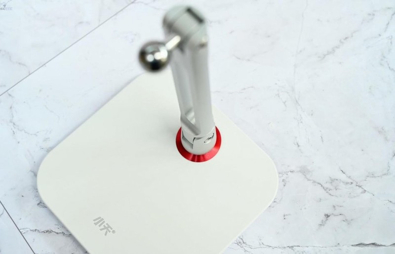 更结实的平板支架让小朋友上网课更舒服，小天iPad桌面支撑架上手