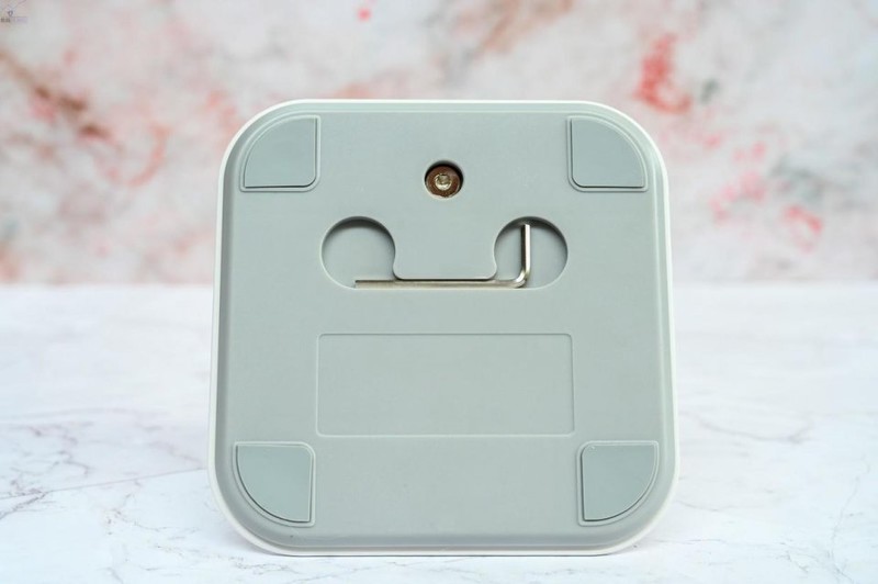 更结实的平板支架让小朋友上网课更舒服，小天iPad桌面支撑架上手