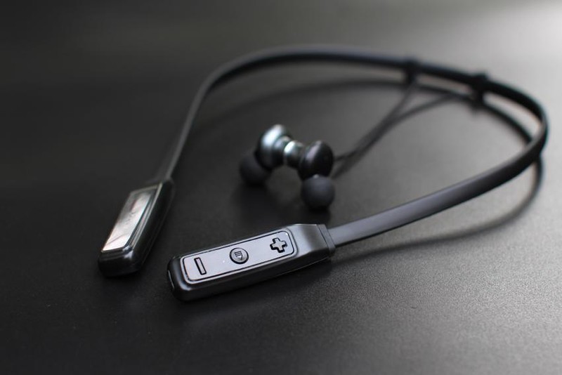 物超所值！西圣Armor 挂颈蓝牙耳机开箱体验